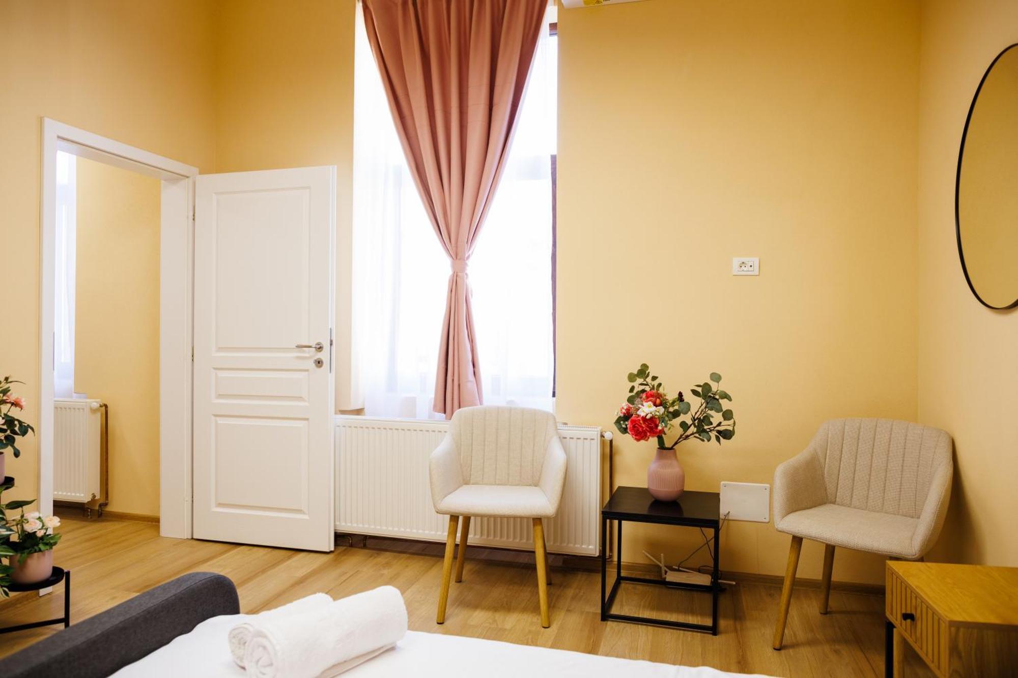 Studio In Old Town'S 1752 Hotel Temeşvar Dış mekan fotoğraf